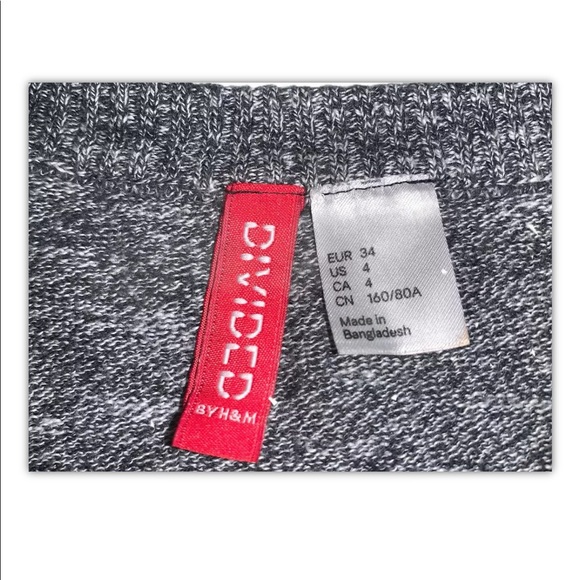 H&M Divided Charcoal 5 Button V-Neck Cardigan Elbow Patches Women’s Size 4 - Picture 8 of 11